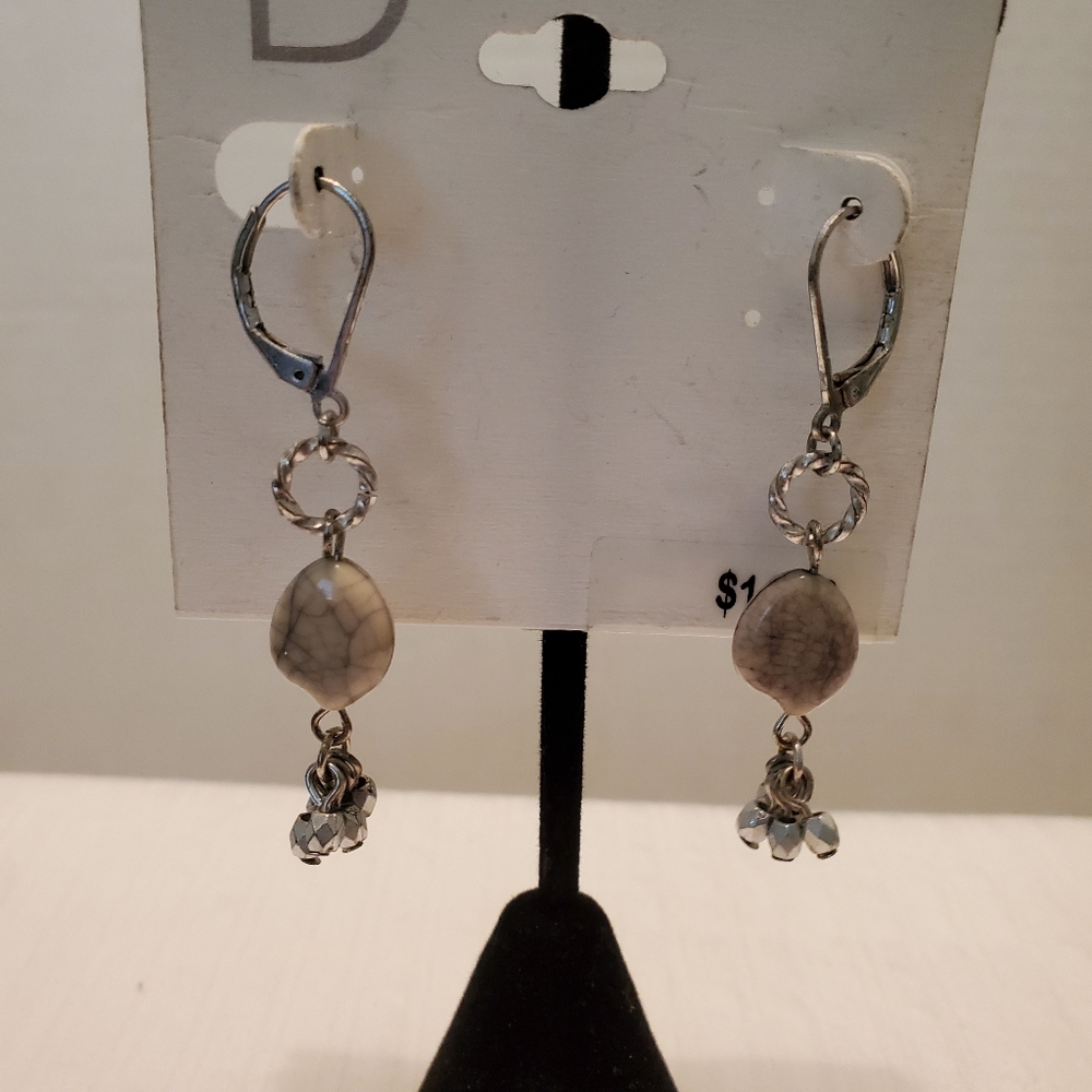 🔥NWT drop earrings